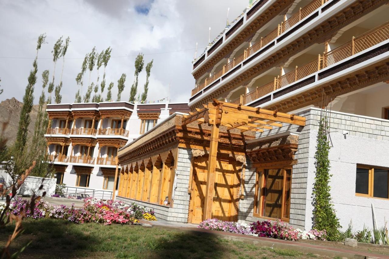 Hotel The Grand Khasdan Leh Exterior photo